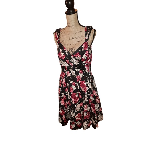 SPRING SALE! Two gorgeous Dresses Sz 10 - White House & Perception NY Lot 3 - Picture 2 of 11